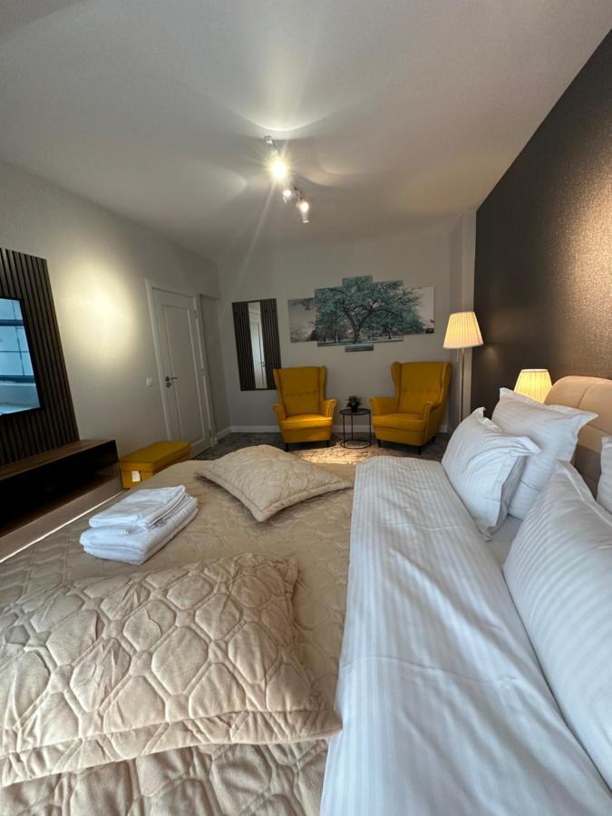 Complex Rediu 54 Luxury Apartaments ヤシ エクステリア 写真