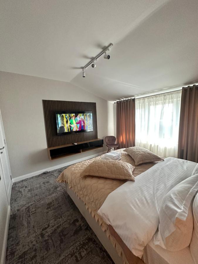 Complex Rediu 54 Luxury Apartaments ヤシ エクステリア 写真