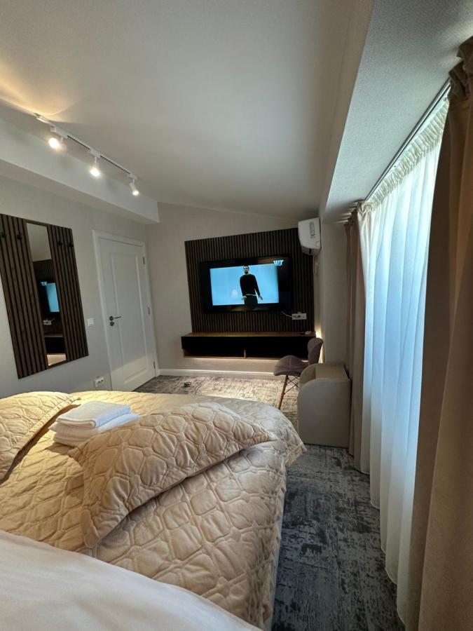 Complex Rediu 54 Luxury Apartaments ヤシ エクステリア 写真