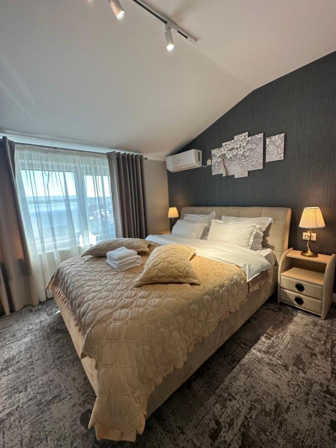 Complex Rediu 54 Luxury Apartaments ヤシ エクステリア 写真
