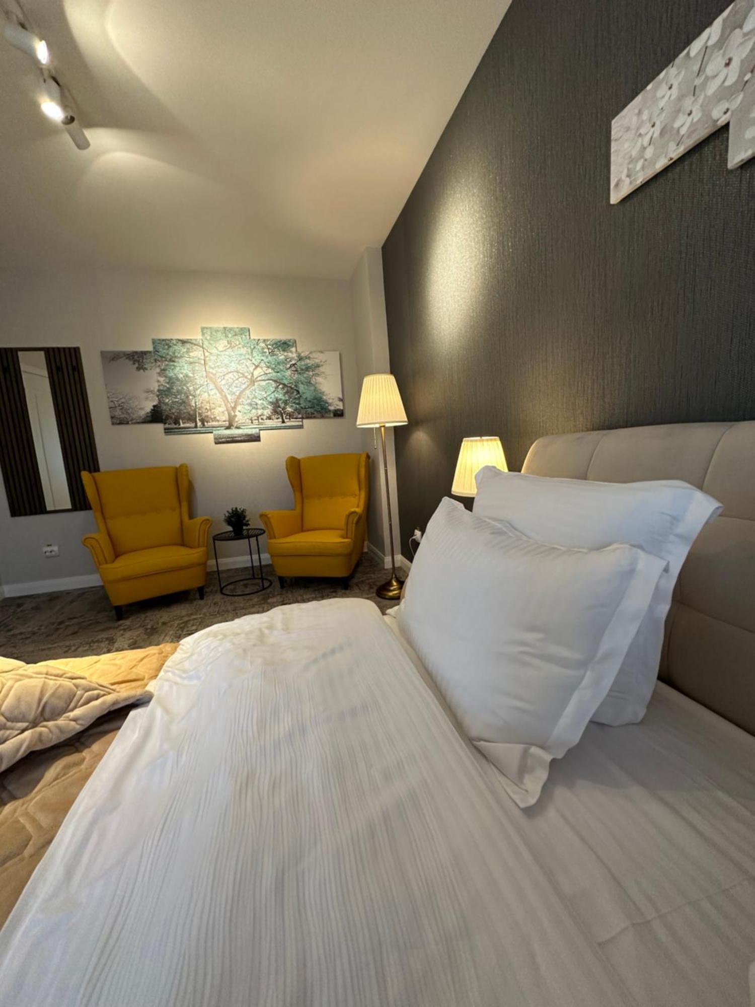 Complex Rediu 54 Luxury Apartaments ヤシ エクステリア 写真