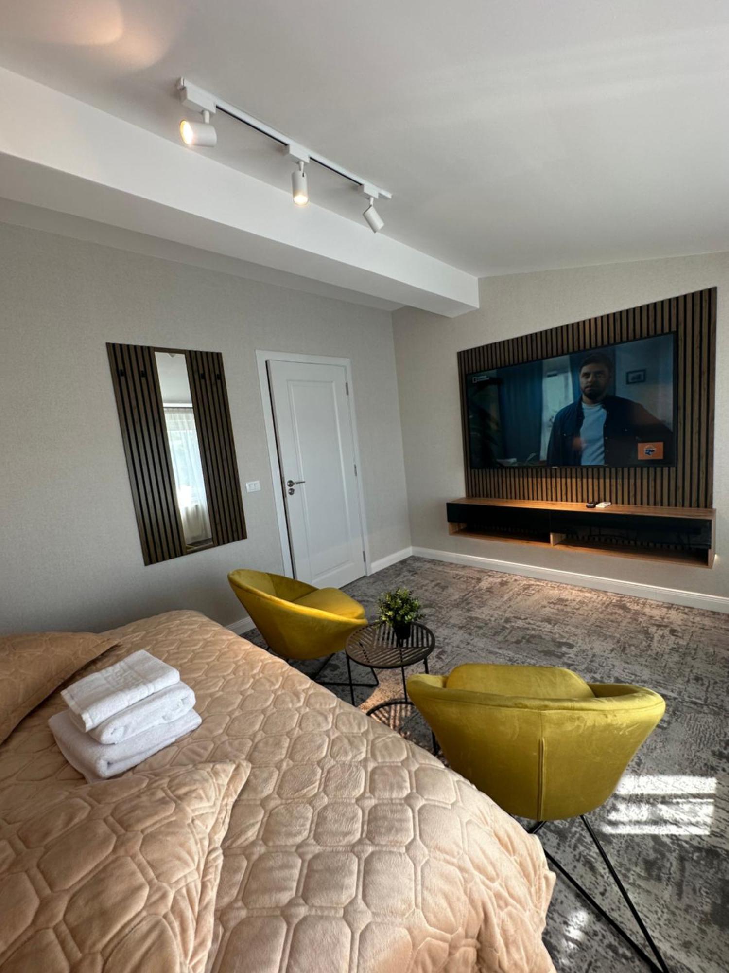 Complex Rediu 54 Luxury Apartaments ヤシ エクステリア 写真