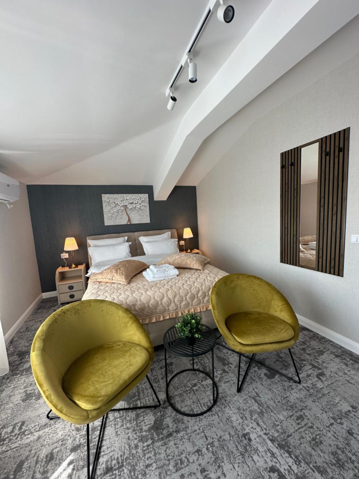 Complex Rediu 54 Luxury Apartaments ヤシ エクステリア 写真