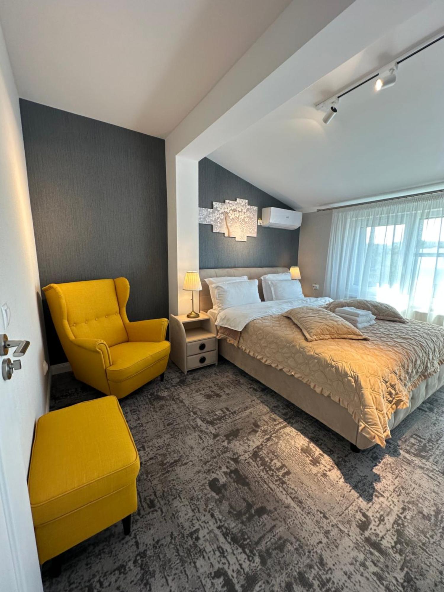 Complex Rediu 54 Luxury Apartaments ヤシ エクステリア 写真
