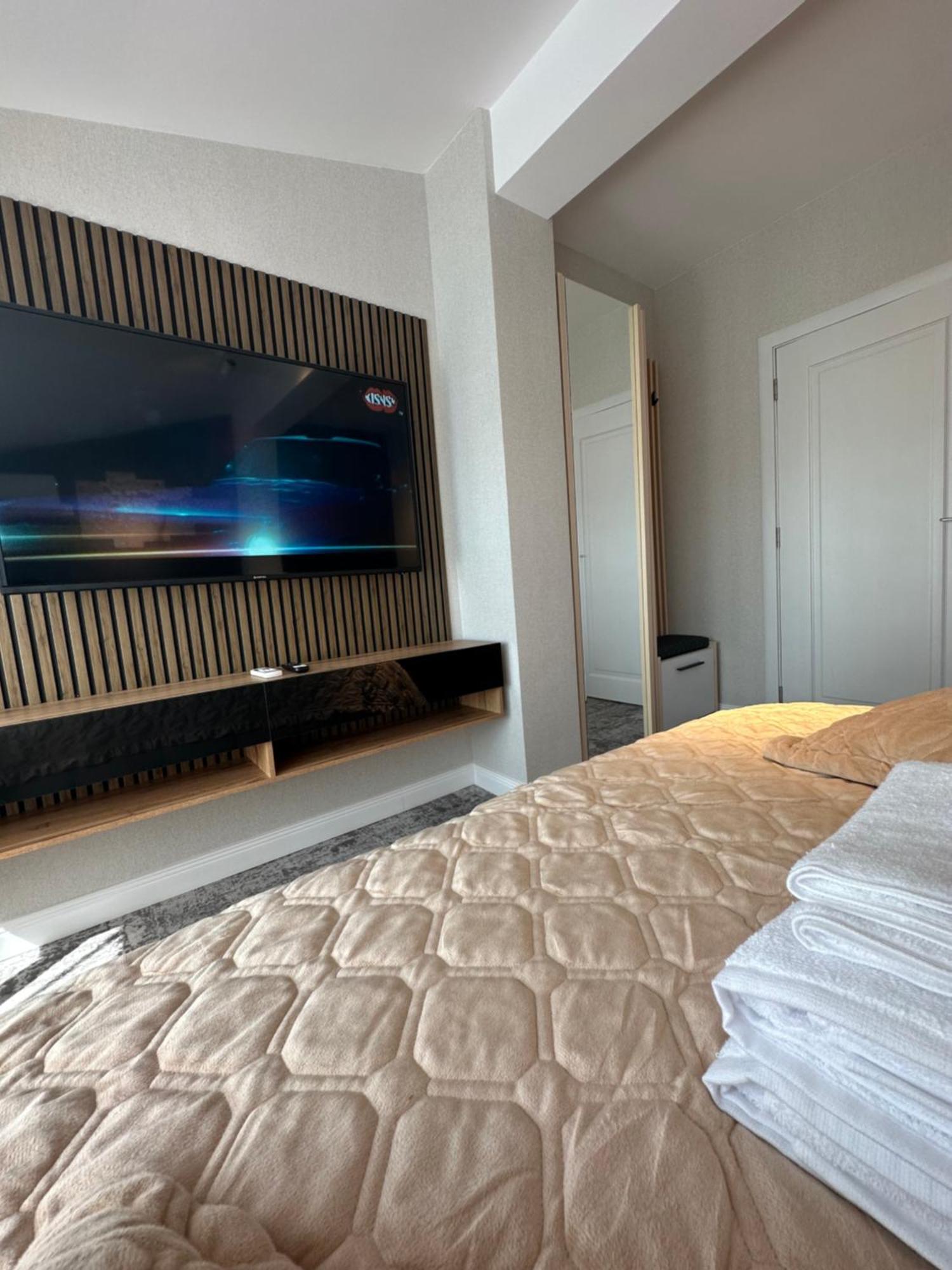 Complex Rediu 54 Luxury Apartaments ヤシ エクステリア 写真
