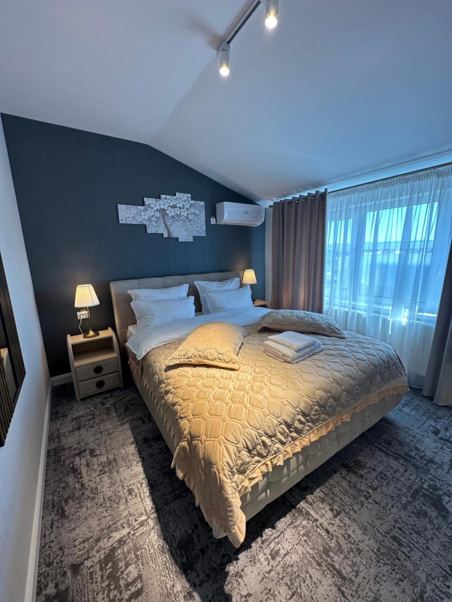 Complex Rediu 54 Luxury Apartaments ヤシ エクステリア 写真